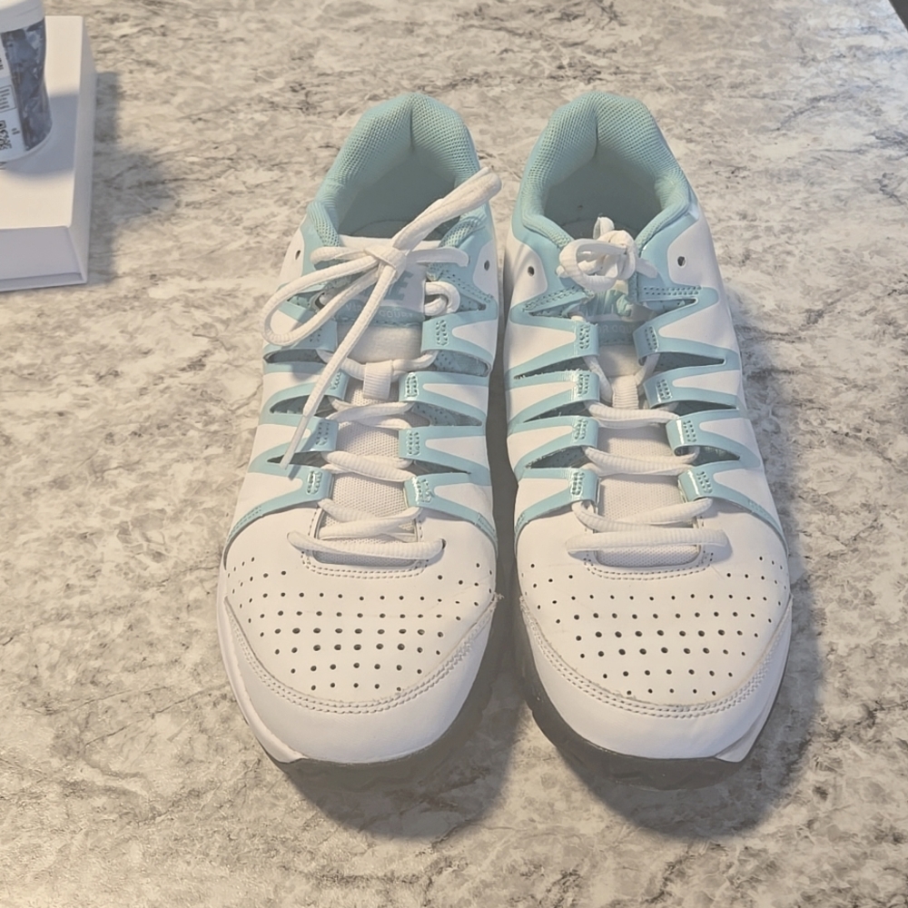 Nike tennis shoes